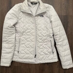 The North Face Women's White Quilted Jacket